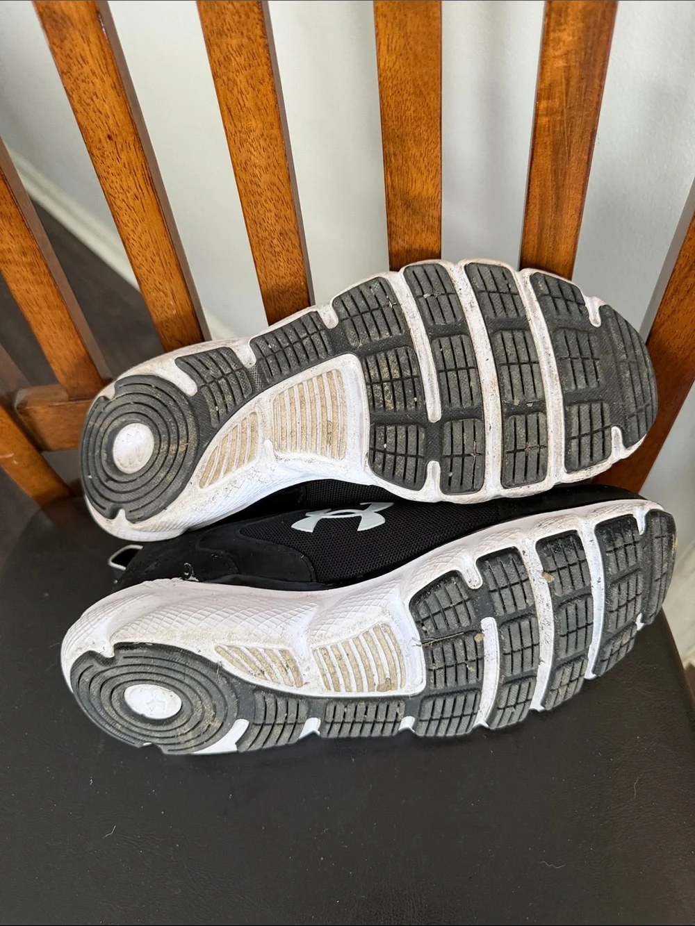 Under Armour Sneakers